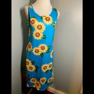 NWT in my boutique soft and stretchy with pockets!